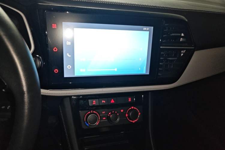 Used Jetta VS7 2022 280TSI Automatic Trend Edition Audio And AC Panel