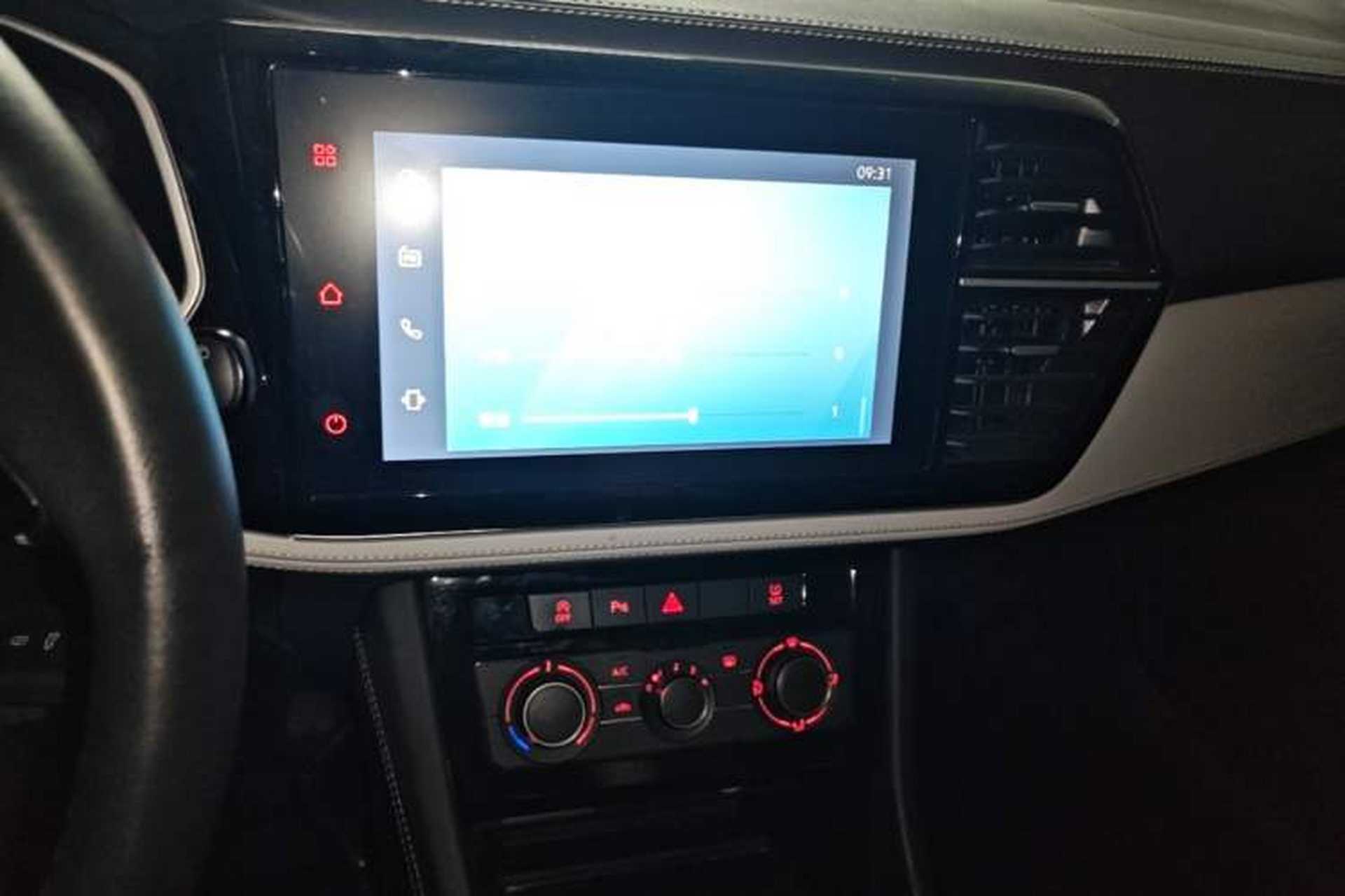Used Jetta VS7 2022 280TSI Automatic Trend Edition Audio And AC Panel