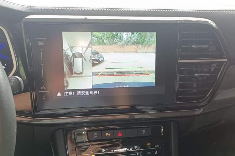 Used Jetta VS7 2022 280TSI Automatic High-Gloss Glory Edition Audio And AC Panel