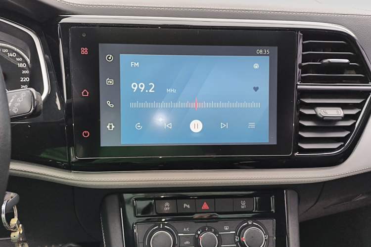 Used Jetta VS7 2022 280TSI Automatic Trend Edition Audio And AC Panel