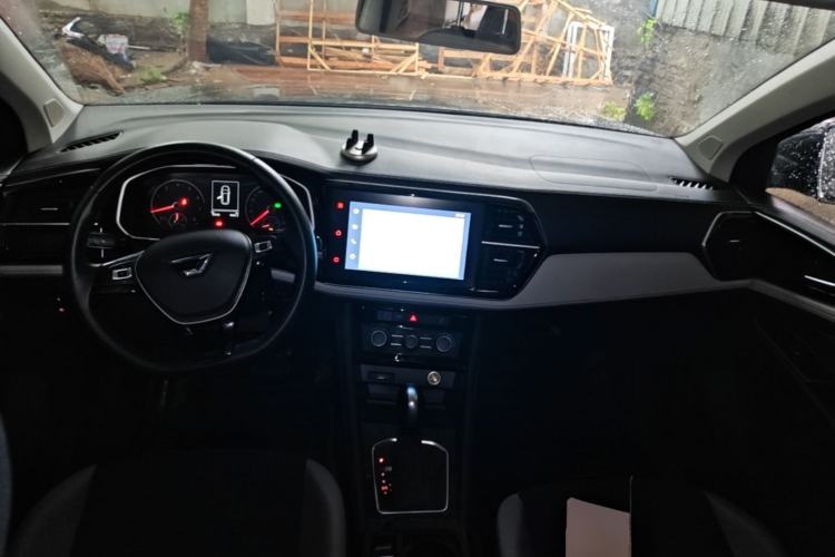 Used Jetta VS7 2022 280TSI Automatic Trend Edition Center Console
