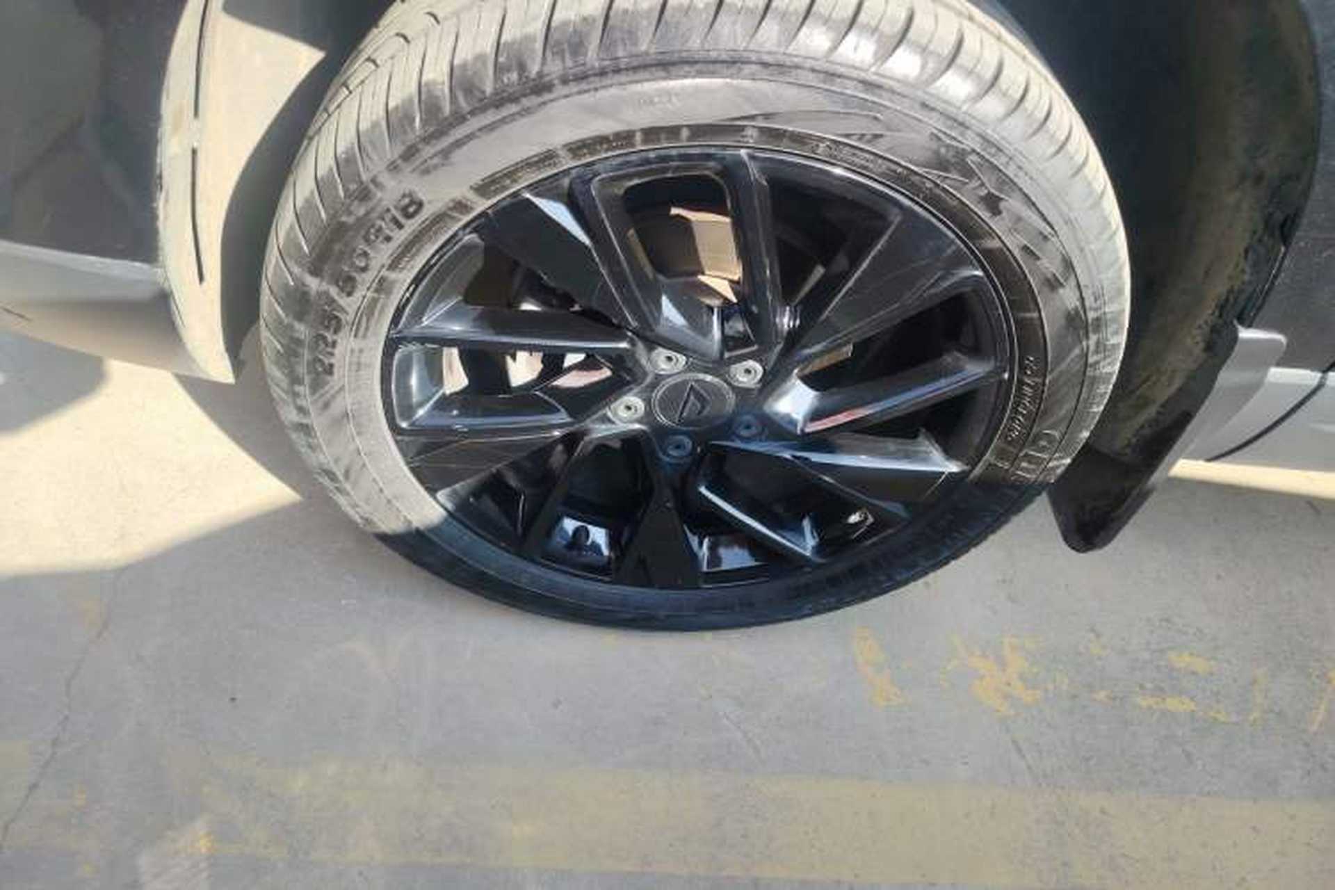 Used Jetta VS7 2022 Black Edition 1.4T Automatic Enjoyment Pro Version Left Front Wheel Hub