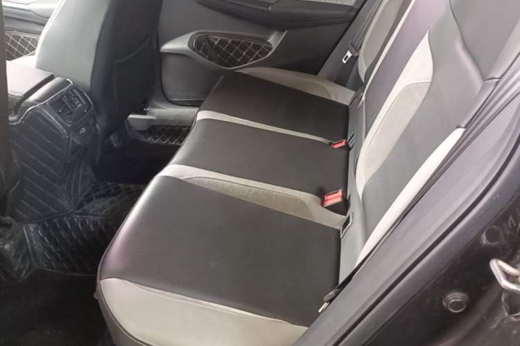 Used Jetta VS7 2022 280TSI Automatic High-Gloss Glory Edition Left Rear Seat