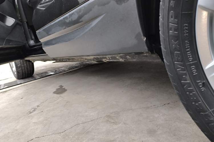Used Jetta VS7 2022 280TSI Automatic Trend Edition Left Side Sill