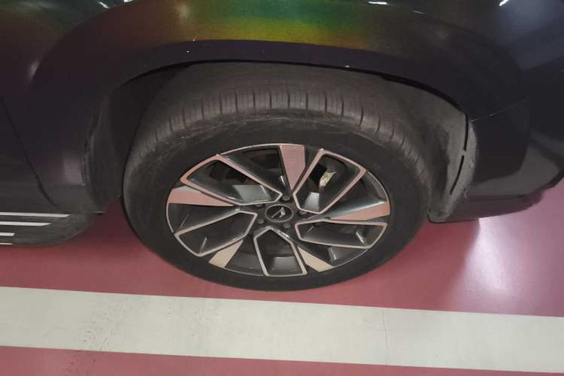 Used Jetta VS7 2022 280TSI Automatic Glory Edition Right Front Wheel Hub