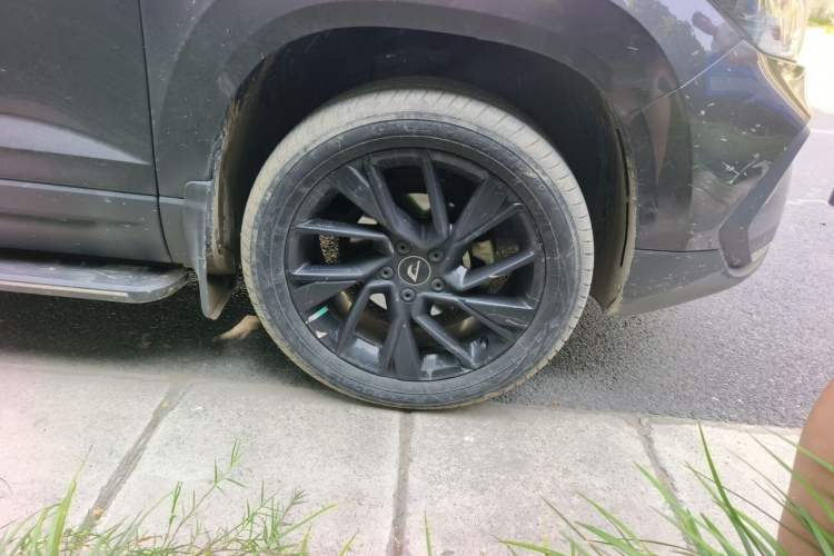 Used Jetta VS7 2022 Black Edition 1.4T Automatic Enjoyment Pro Version Right Front Wheel Hub