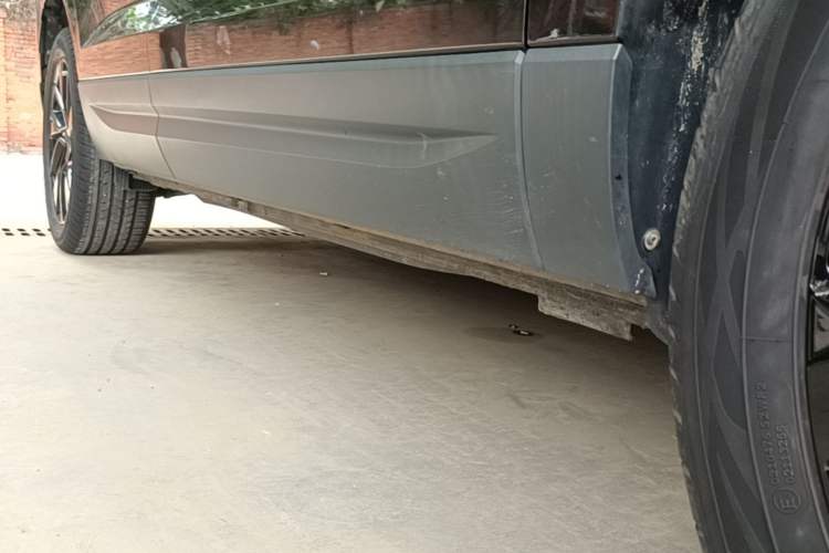 Used Jetta VS7 2022 280TSI Automatic High-Gloss Glory Edition Right Side Sill