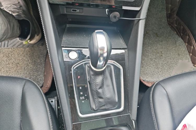 Used Jetta VS7 2022 280TSI Automatic Enjoyment Edition Gear Lever
