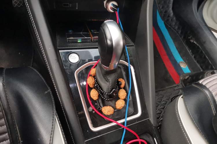 Used Jetta VS7 2022 280TSI Automatic Enjoyment Edition Gear Lever