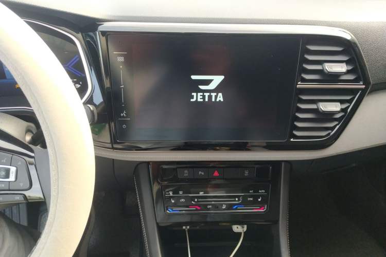 Used Jetta VS7 2022 280TSI Automatic High-Gloss Glory Edition Audio And AC Panel