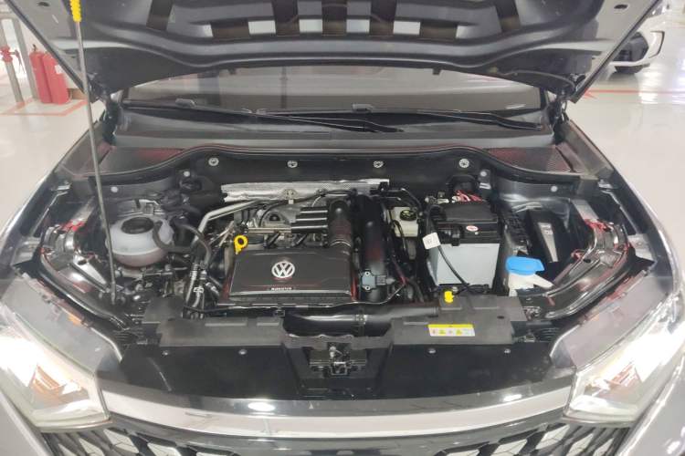 Used Jetta VS7 2022 280TSI Automatic Glory Edition Engine Bay