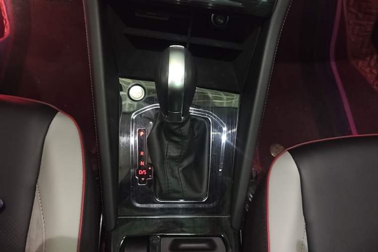 Used Jetta VS7 2022 280TSI Automatic Enjoyment Edition Gear Lever