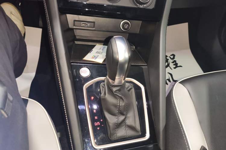 Used Jetta VS7 2022 280TSI Automatic High-Gloss Enjoyment Edition Gear Lever