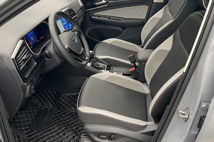 Used Jetta VS7 2022 Blackfin Edition 1.4T Automatic Glory Pro Version Interior 2
