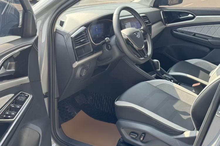 Used Jetta VS7 2022 280TSI Automatic High-Gloss Enjoyment Edition Interior 4