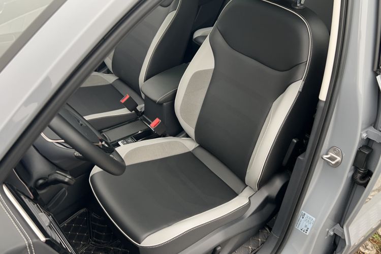 Used Jetta VS7 2022 Blackfin Edition 1.4T Automatic Glory Pro Version Left Front Seat