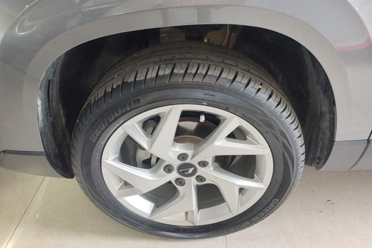 Used Jetta VS7 2022 280TSI Automatic Enjoyment Edition Left Front Wheel Hub