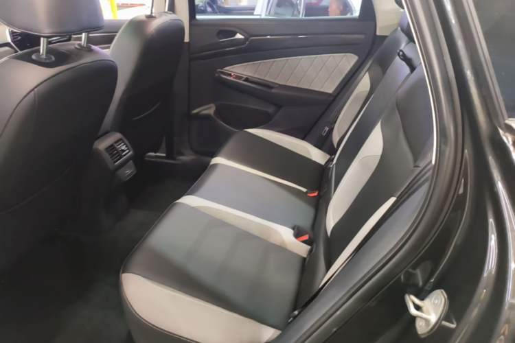 Used Jetta VS7 2022 280TSI Automatic High-Gloss Enjoyment Edition Left Rear Seat