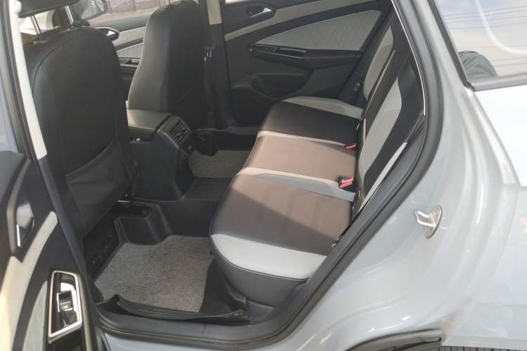 Used Jetta VS7 2022 280TSI Automatic High-Gloss Glory Edition Left Rear Seat