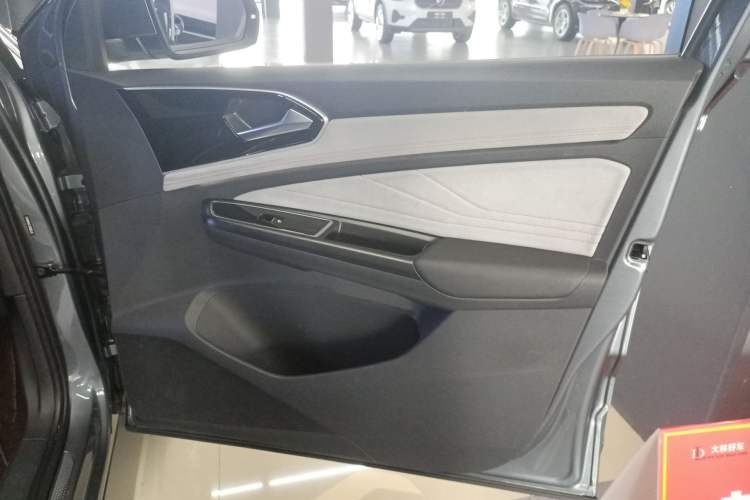 Used Jetta VS7 2022 280TSI Automatic Enjoyment Edition Right Front Door Interior