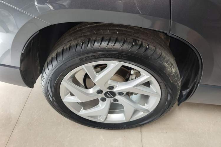 Used Jetta VS7 2022 280TSI Automatic Enjoyment Edition Right Rear Wheel Hub