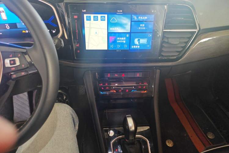 Used Jetta VS7 2022 280TSI Automatic High-Gloss Glory Edition Audio And AC Panel
