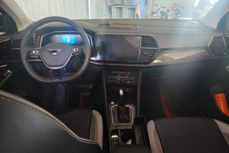 Used Jetta VS7 2022 280TSI Automatic High-Gloss Glory Edition Center Console