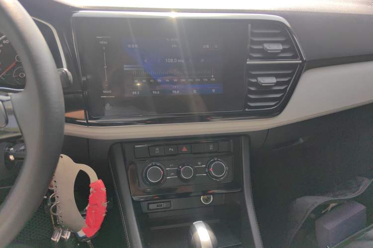 Used Jetta VS7 2022 280TSI Automatic Trend Edition Audio And AC Panel