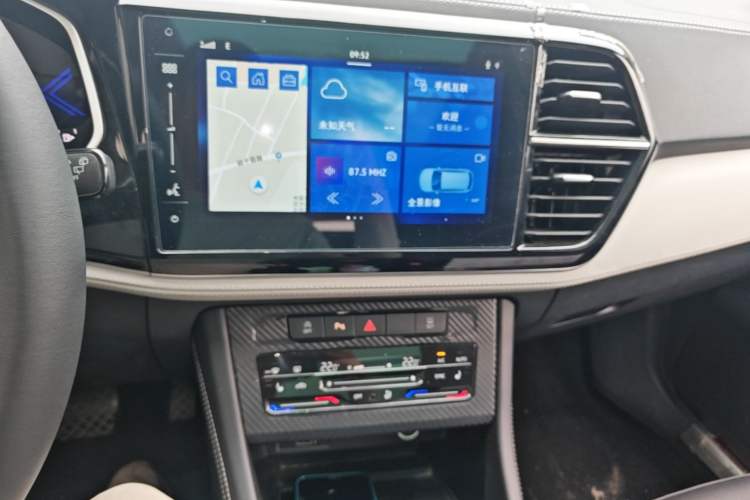 Used Jetta VS7 2022 280TSI Automatic Glory Edition Audio And AC Panel