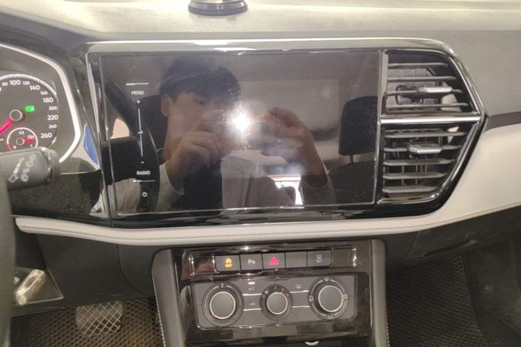 Used Jetta VS7 2022 280TSI Automatic Trend Edition Audio And AC Panel