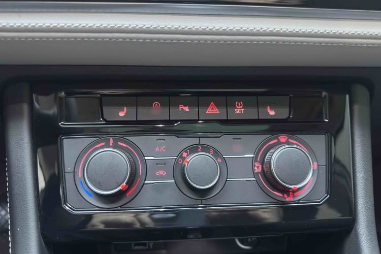 Used Jetta VS7 2022 280TSI Automatic Enjoyment Edition Audio And AC Panel