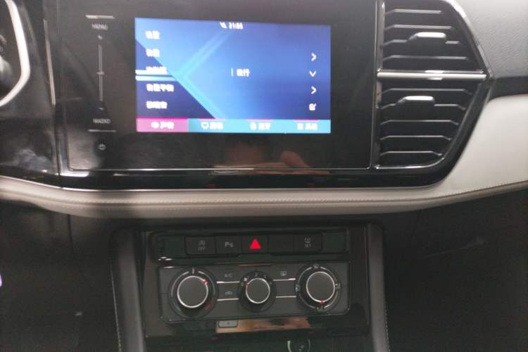 Used Jetta VS7 2022 280TSI Automatic Trend Edition Audio And AC Panel