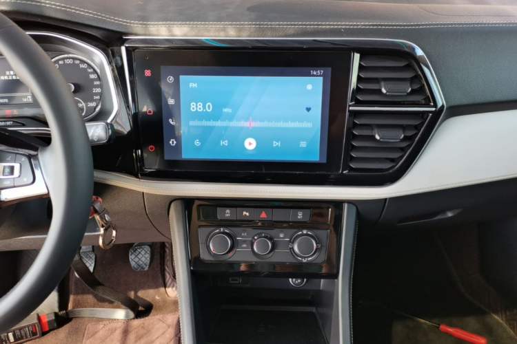 Used Jetta VS7 2022 280TSI Manual Trend Edition Audio And AC Panel