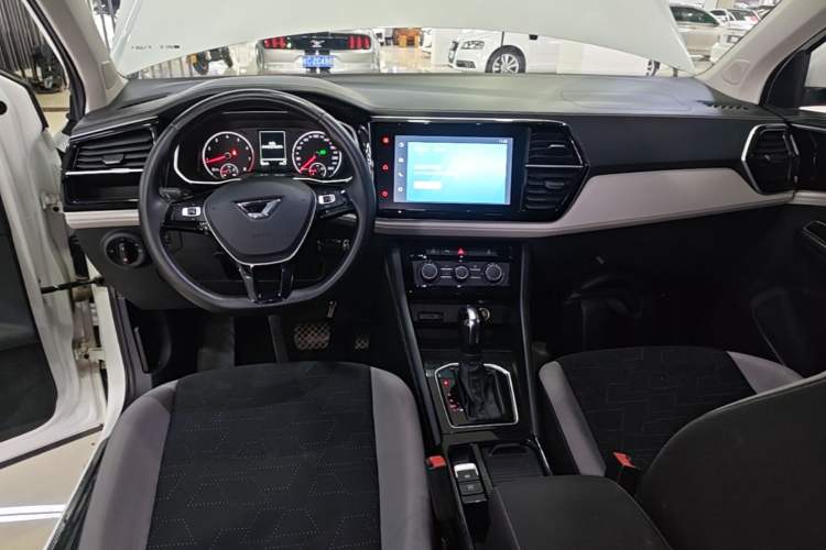 Used Jetta VS7 2022 280TSI Automatic Trend Edition Center Console