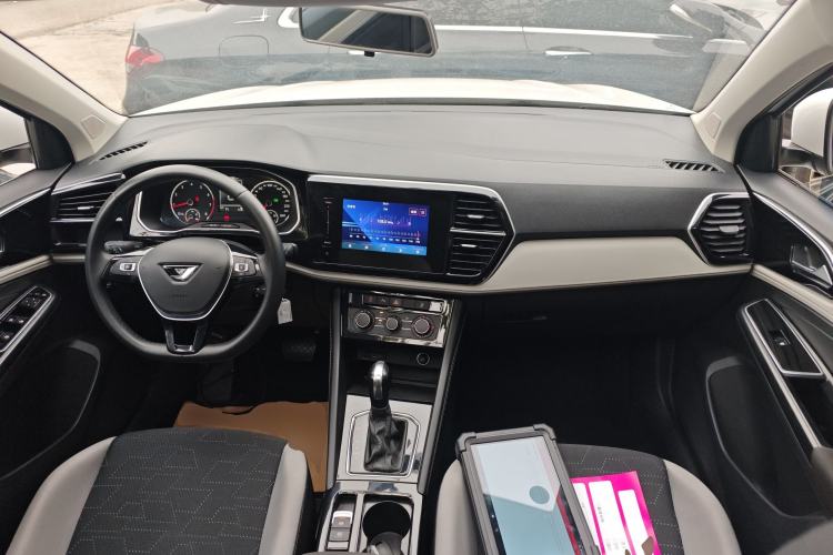 Used Jetta VS7 2022 280TSI Automatic Trend Edition Center Console