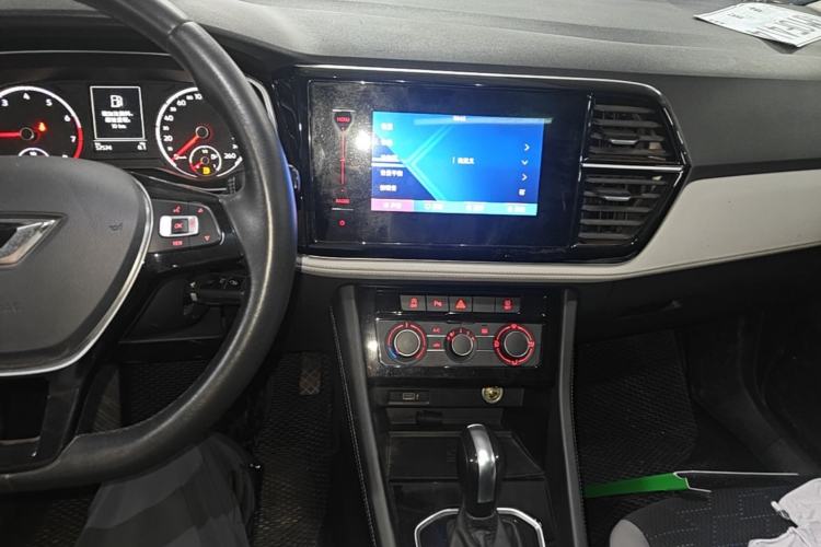 Used Jetta VS7 2022 280TSI Automatic Trend Edition Center Console