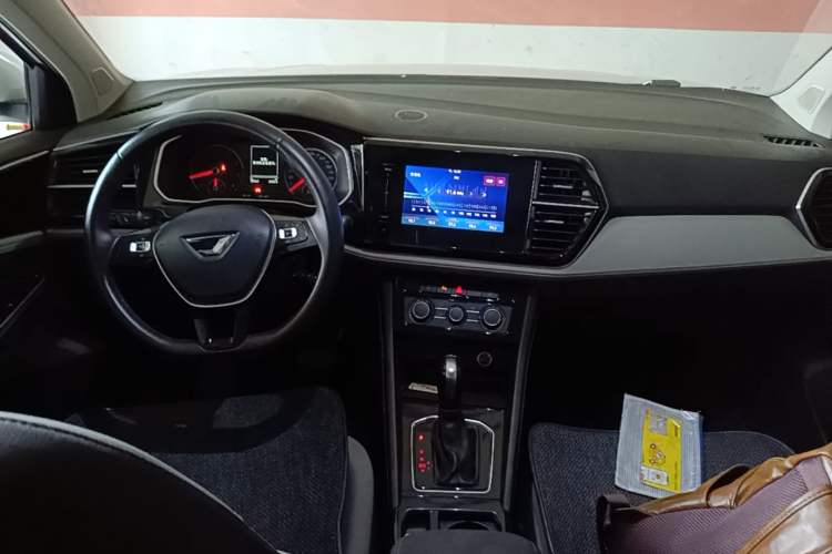 Used Jetta VS7  Center Console
