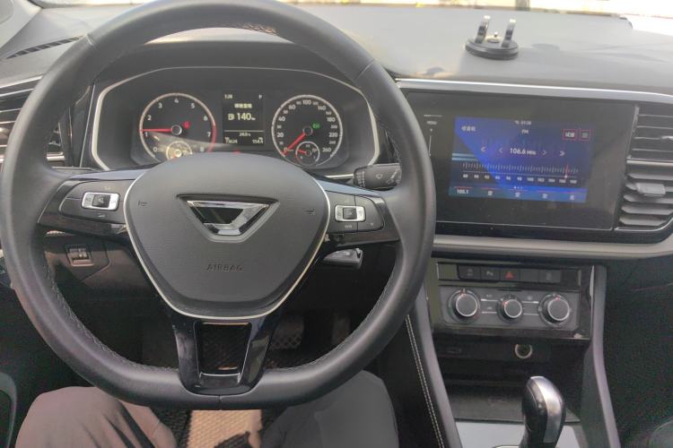 Used Jetta VS7 2022 280TSI Automatic Trend Edition Center Console