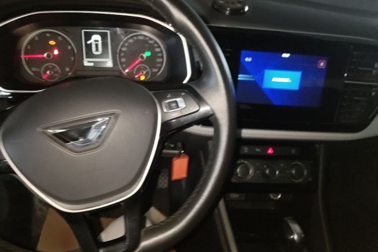 Used Jetta VS7 2022 280TSI Automatic Trend Edition Center Console