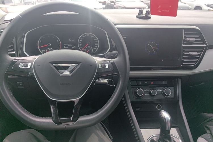 Used Jetta VS7 2022 280TSI Automatic Trend Edition Center Console