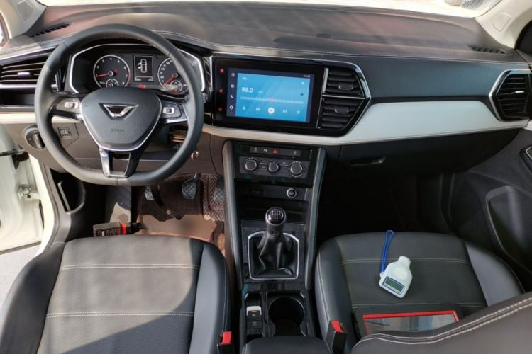 Used Jetta VS7 2022 280TSI Manual Trend Edition Center Console