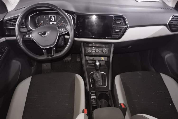 Used Jetta VS7 2022 280TSI Automatic Trend Edition Center Console