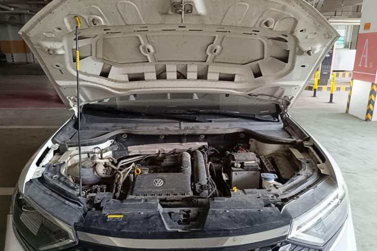Used Jetta VS7  Engine Bay