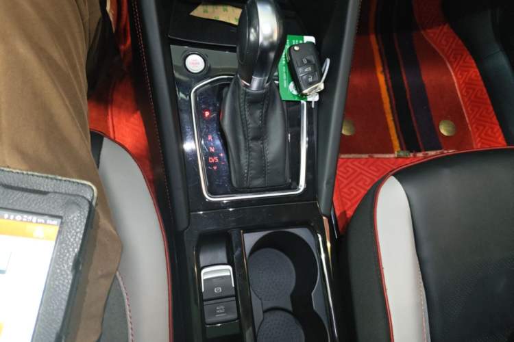 Used Jetta VS7 2022 280TSI Automatic Enjoyment Edition Gear Lever