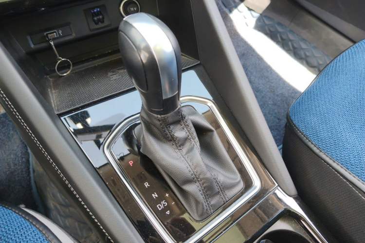 Used Jetta VS7 2022 280TSI Automatic Trend Edition Gear Lever