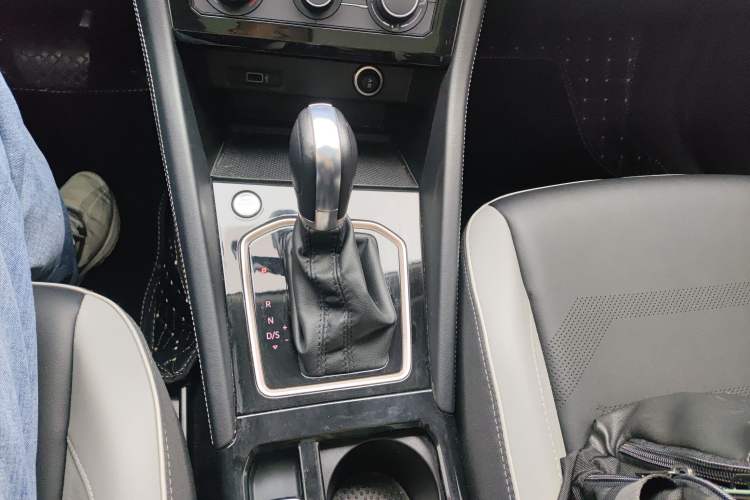 Used Jetta VS7 2022 280TSI Automatic High-Gloss Enjoyment Edition Gear Lever