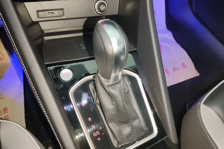 Used Jetta VS7 2022 280TSI Automatic High-Gloss Enjoyment Edition Gear Lever