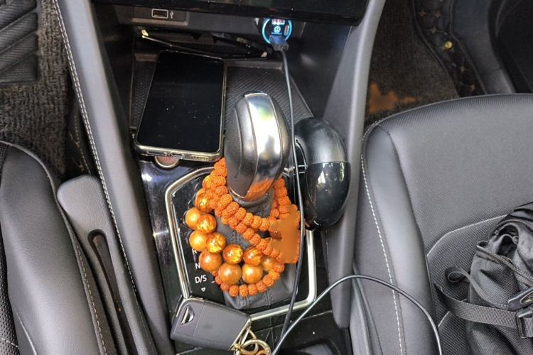 Used Jetta VS7 2022 280TSI Automatic Glory Edition Gear Lever