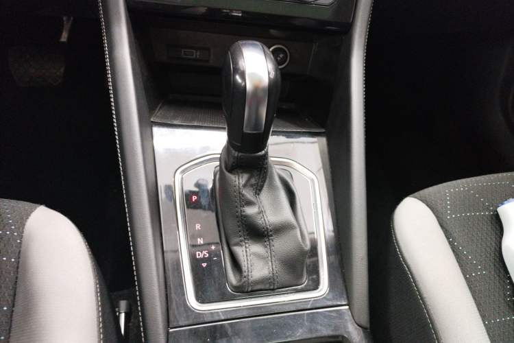 Used Jetta VS7 2022 280TSI Automatic Trend Edition Gear Lever