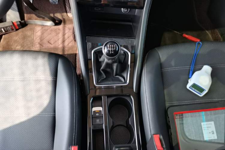 Used Jetta VS7 2022 280TSI Manual Trend Edition Gear Lever